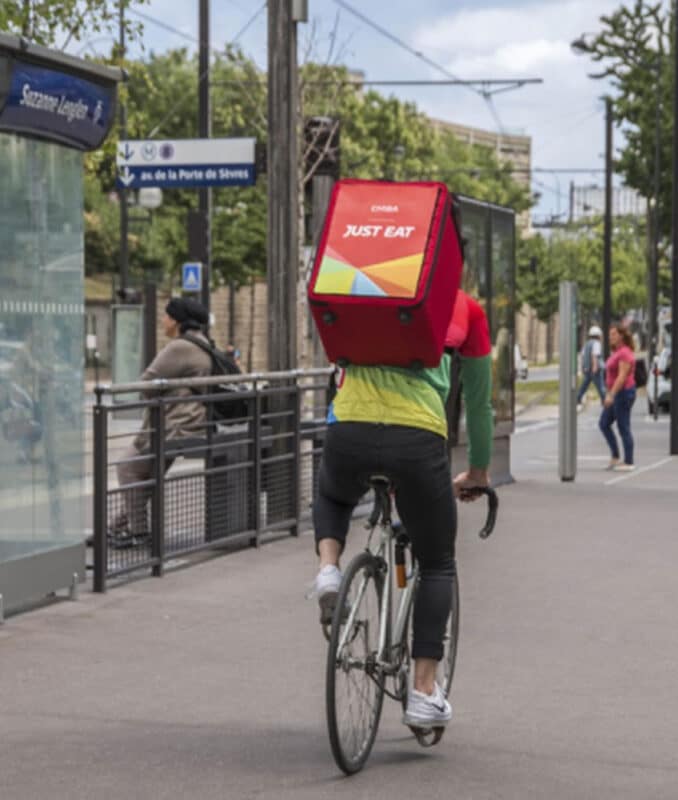 The flex advertising module is an add-on for use with backpacks and insulated delivery facilitates shifting advertising using simply the delivery side bags through velcro system